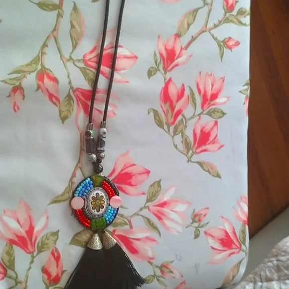 Necklace - Picture 1 of 3